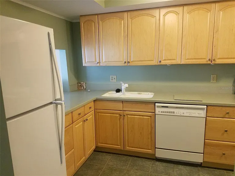 5421 Vineland Rd #6A — Photo 4