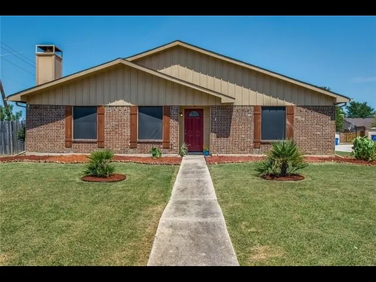 1001 E Peters Colony Rd — Photo 10