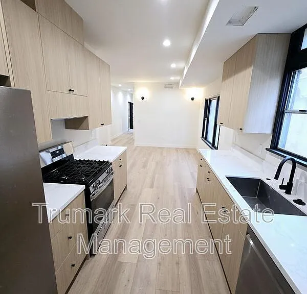 609 E Garfield Ave — Photo 5