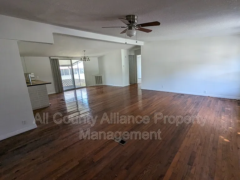34335 Lodge Dr — Photo 4
