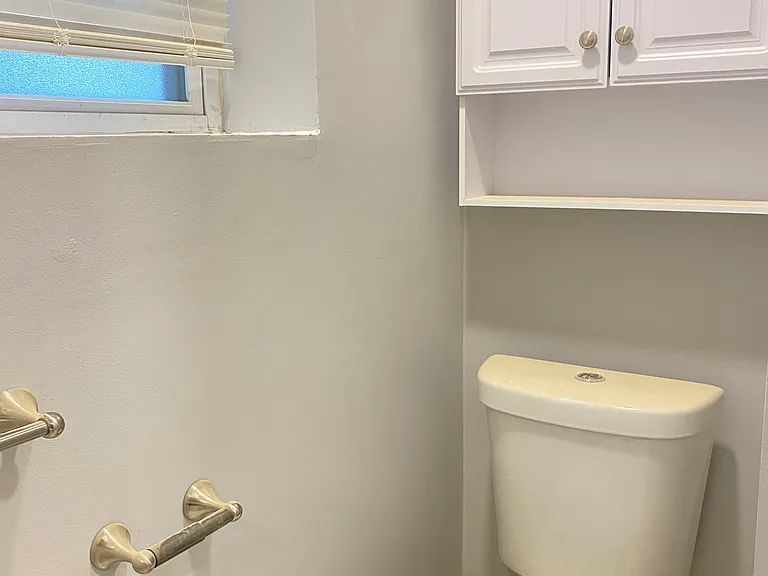 625 E Vernon Rd — Photo 9