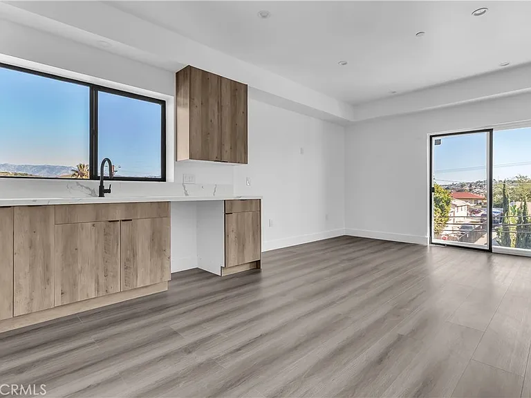 1571 Ricardo — Photo 10