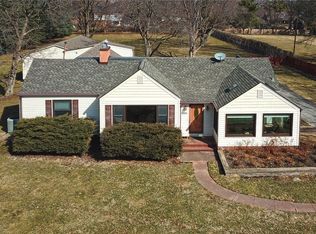 3001 Ashworth Rd, West Des Moines, IA 50265