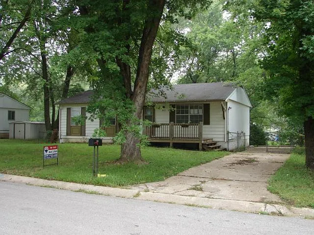 Building Photo - 503 N 83rd Ter