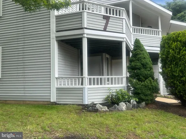701 Abbey Ct, Sicklerville, NJ 08081