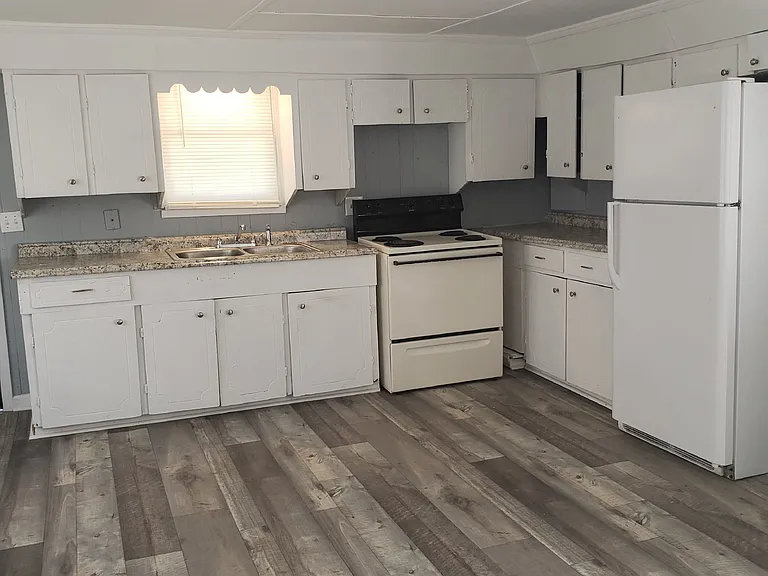 914 Landry St — Photo 8