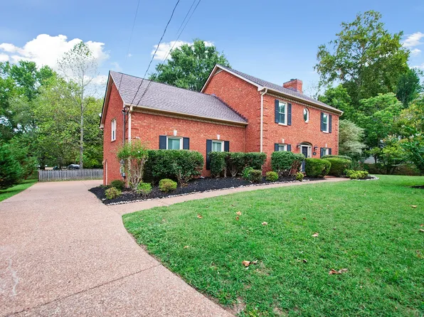 1329 Chestnut Dr, Brentwood, TN 37027
