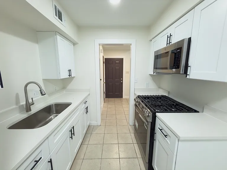 2209 Mission Hill Cir #104 — Photo 4