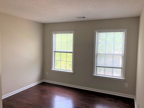 4th image of 118 Kenninghall Ct SE