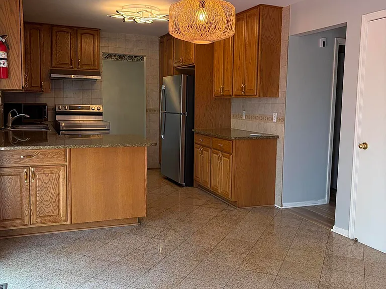 4101 Rolling Meadow Ln — Photo 10