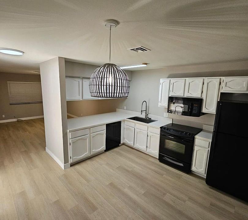 1st image of 5205 Golden Ln APT B