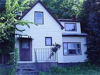 5th image of 146 Chapman Dr
