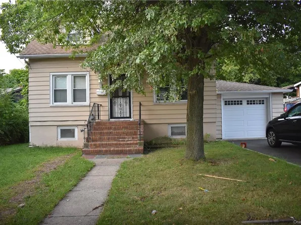 17 Columbus Ave, Spring Valley, NY 10977