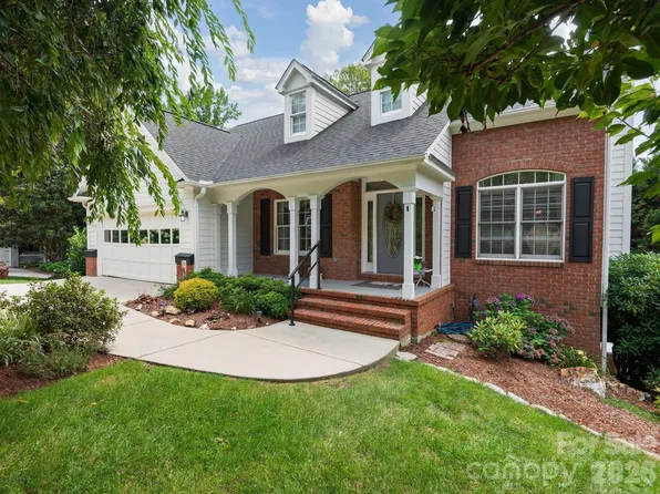 15 Winding Oak Dr, Arden, NC 28704