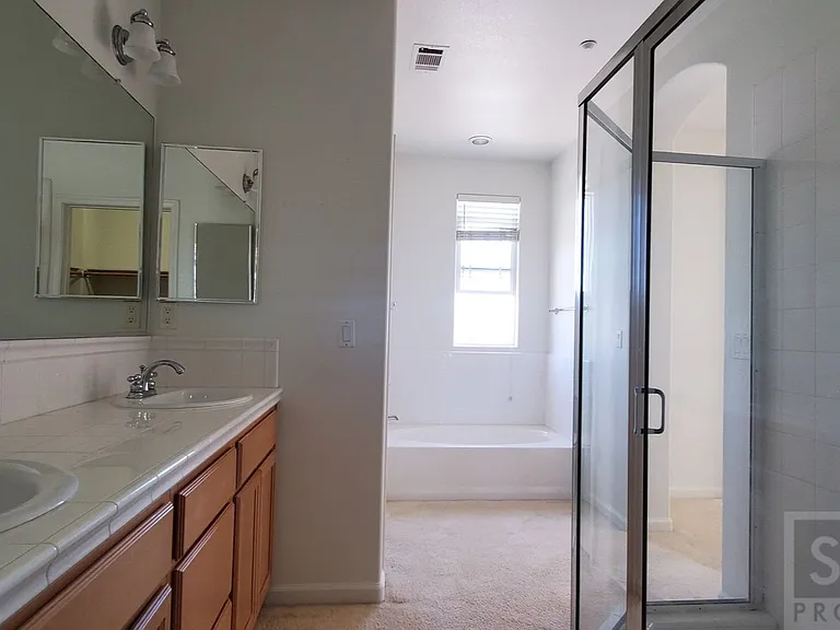 1715 Bilbao Dr — Photo 25