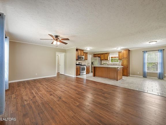 5th image of 5700 Hyatt Rd