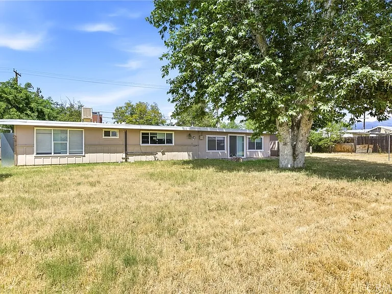 40861 Whittier Ave — Photo 24