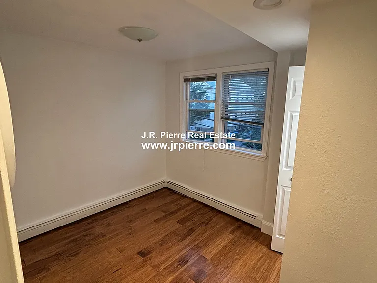 560 Main St #2 — Photo 9
