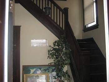 5th image of 207 E 36th St