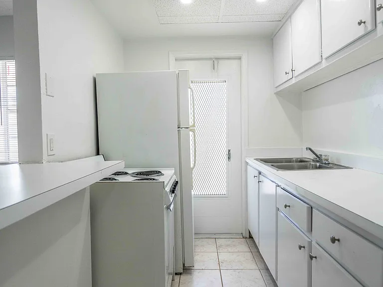 6650 Miller Dr #19 — Photo 12