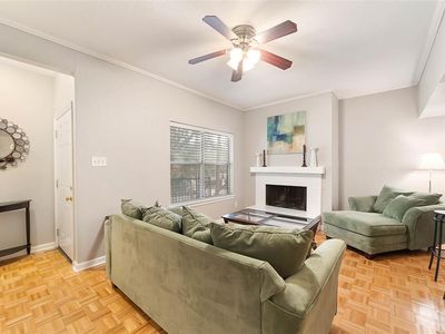 726 Bering Dr APT D, Houston, TX, 77057