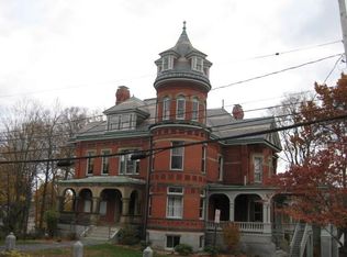 20 Pleasant St #1E, Hudson, MA 01749