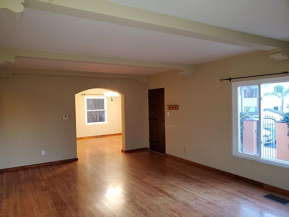 Entrance to the living room