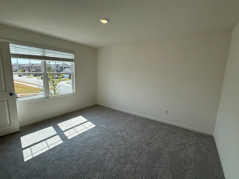 2201 Burnwood St — Photo 27