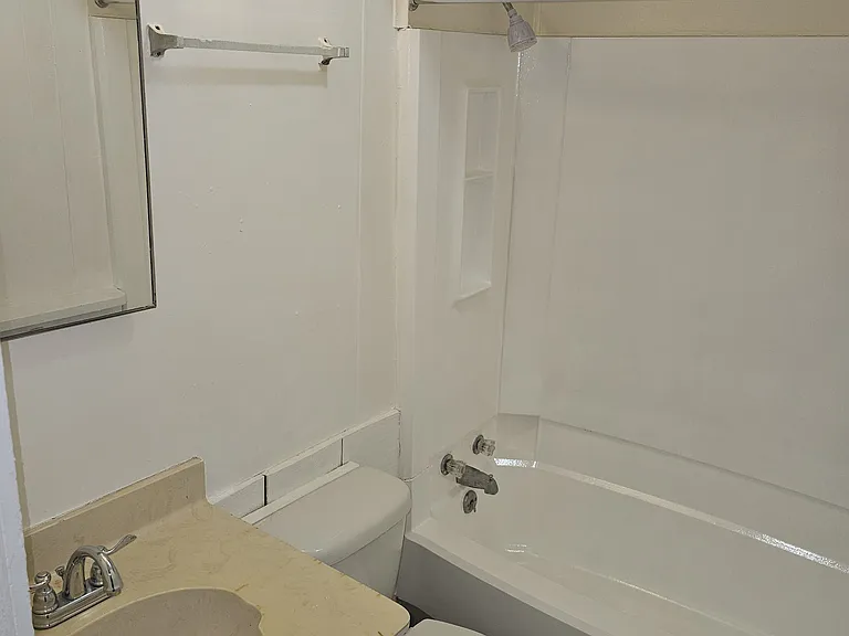 217 N Wilson Ave — Photo 19