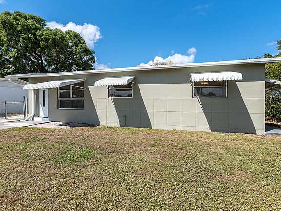 3rd image of 991 SW 31st Street