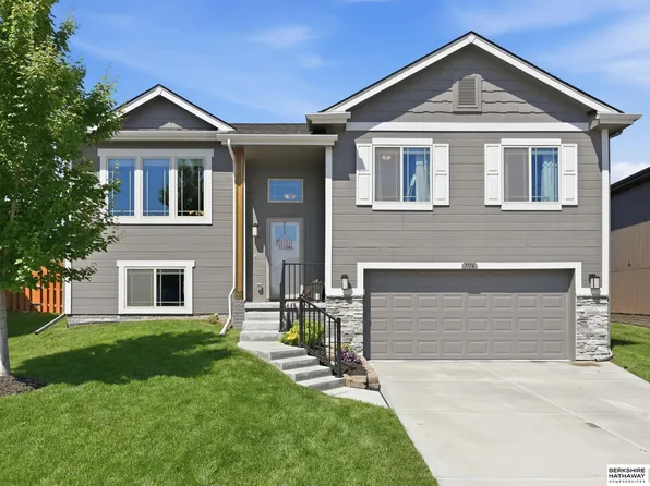 7716 N 147th Avenue Cir, Bennington, NE 68007
