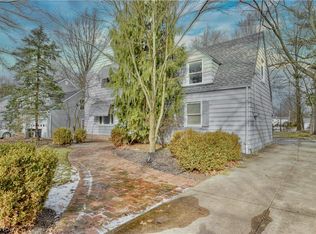 5035 Anderson Rd, Lyndhurst, OH 44124