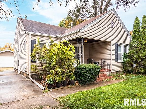 2nd image of 812 W Melbourne Ave
