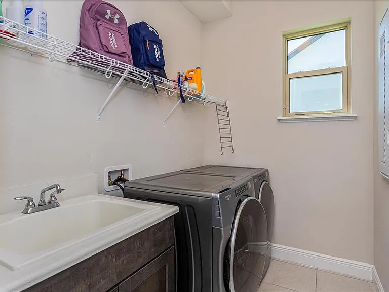 8222 Topsail Pl — Photo 38