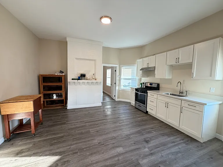529 Carolina St #2 — Photo 8