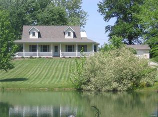 14707 Sportsmen Rd, Trenton, IL 62293