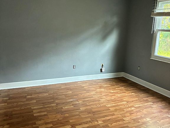 5th image of 890 Serenade St NW