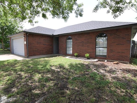 2nd image of 2704 Cactus Dr