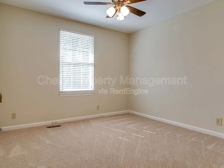 2615 Habersham Ave — Photo 18