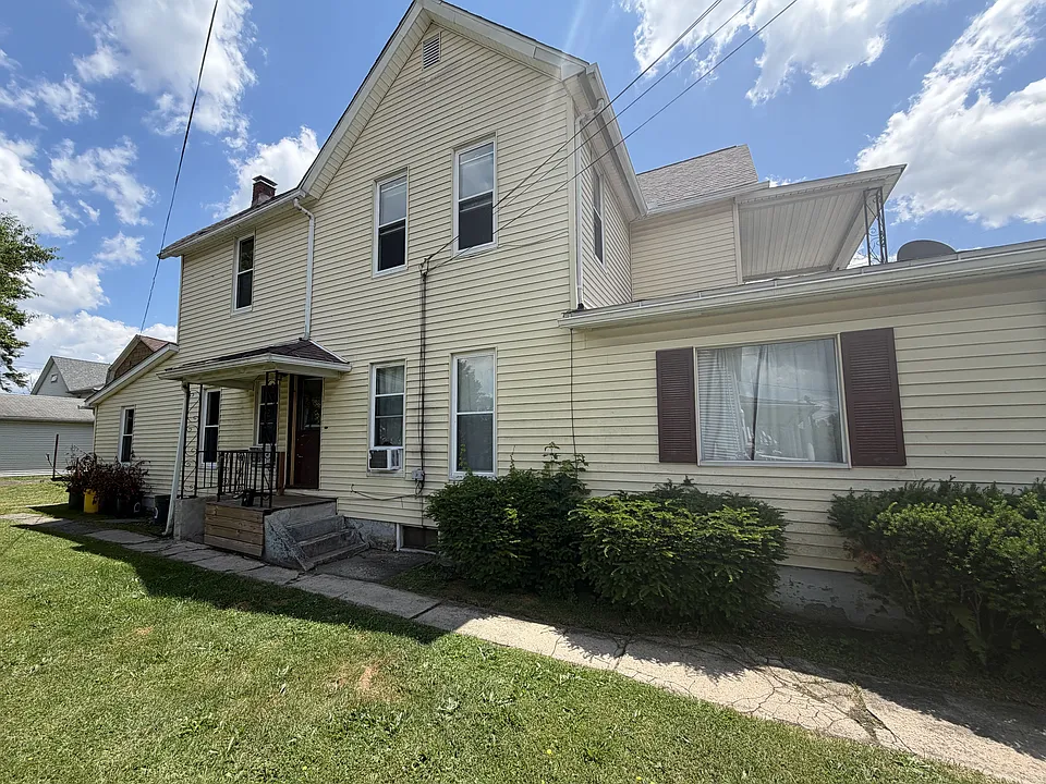 50 E 4th St #2