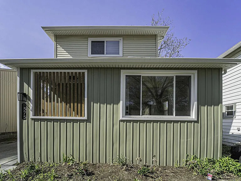 575 E Drayton St — Photo 1
