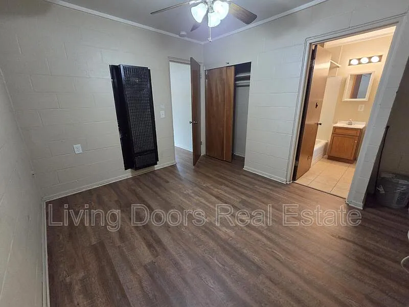 1 bed, 1.0 bath, $725 — Photo 4