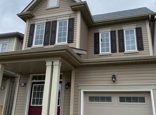 8871 Chickory Trl, Niagara Falls, ON L2H 3S3