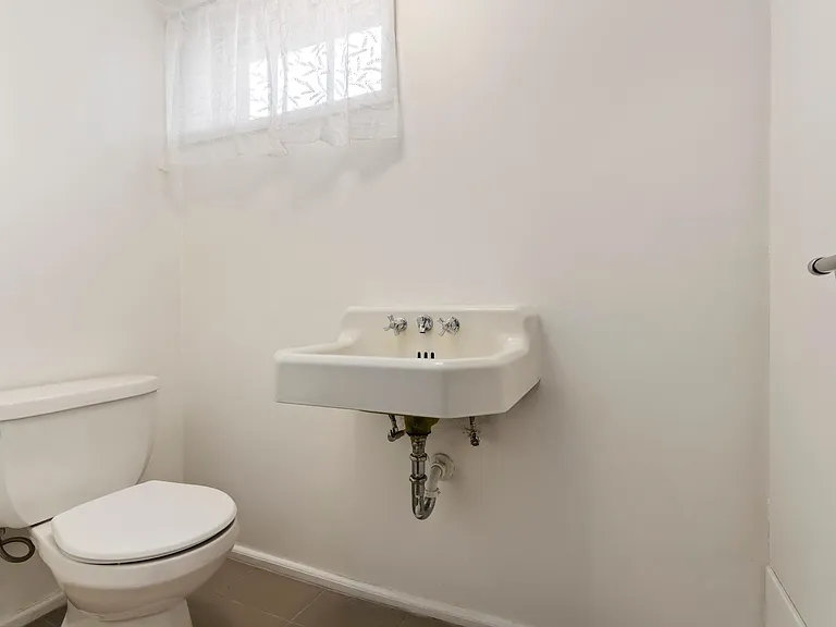 1465 E Redondo Ave S — Photo 17