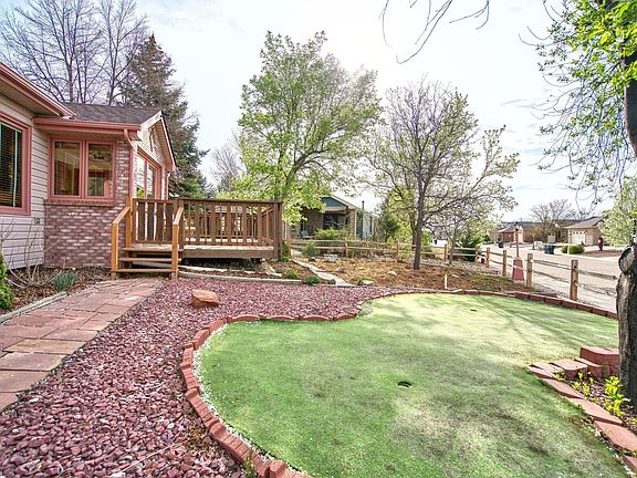 4th image of 824 Wade Rd