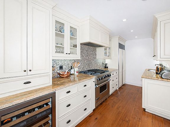 5th image of 160 E 38th St #35GH