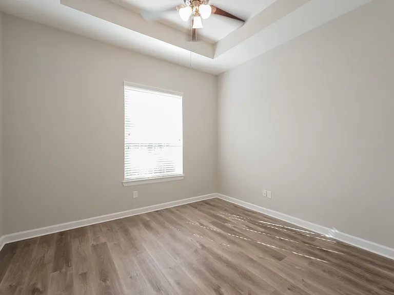 415 Rocky Briar Ct — Photo 13