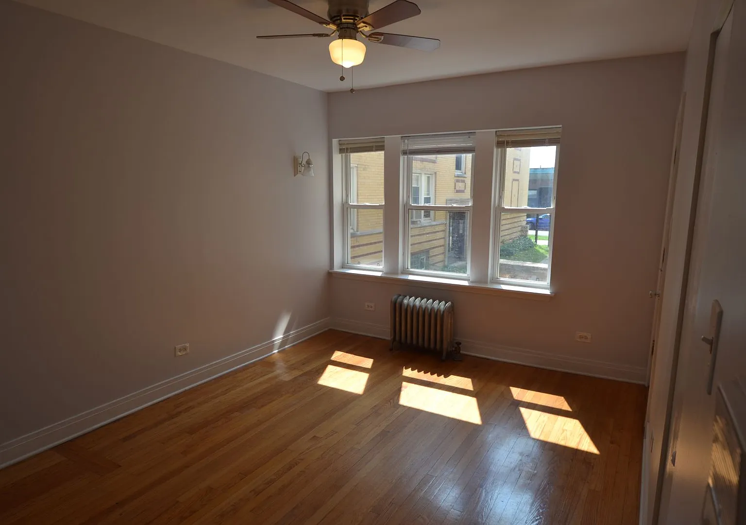 4407 N Kenneth — Photo 2