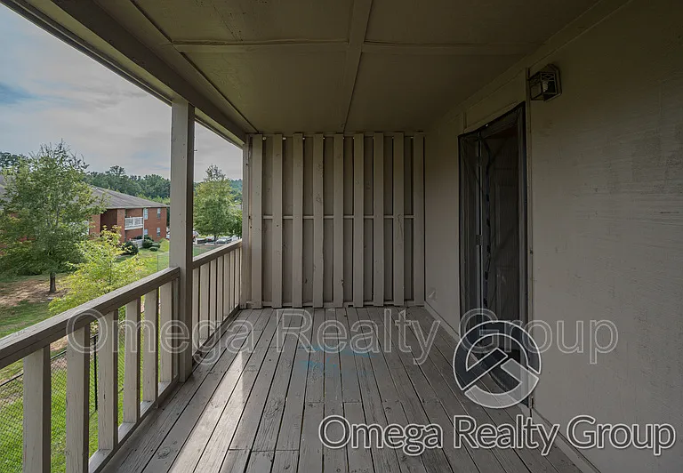 Lakeridge Apartments — Photo 42