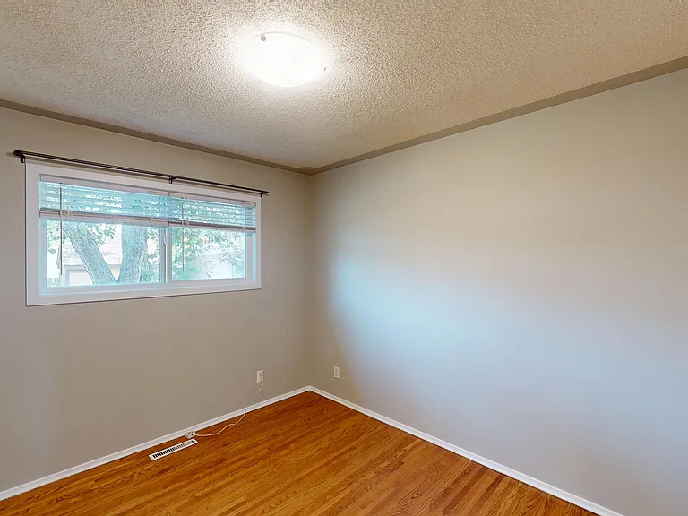 2528 Southwood Dr SE — Photo 8